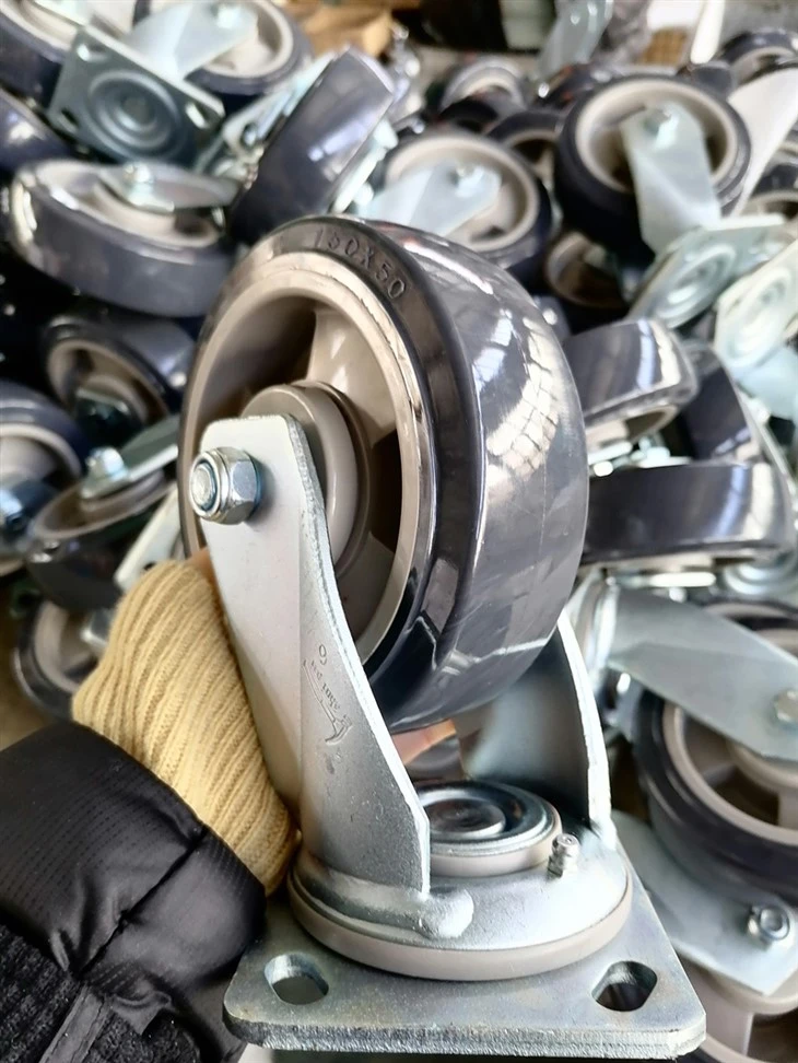 heavy swivel PU casters with dust seal